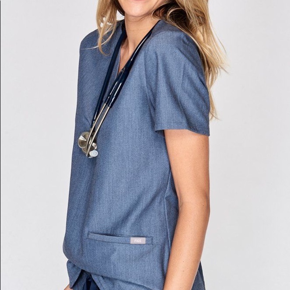 Figs Heather Denim Casma- 3 Pocket Scrub Top